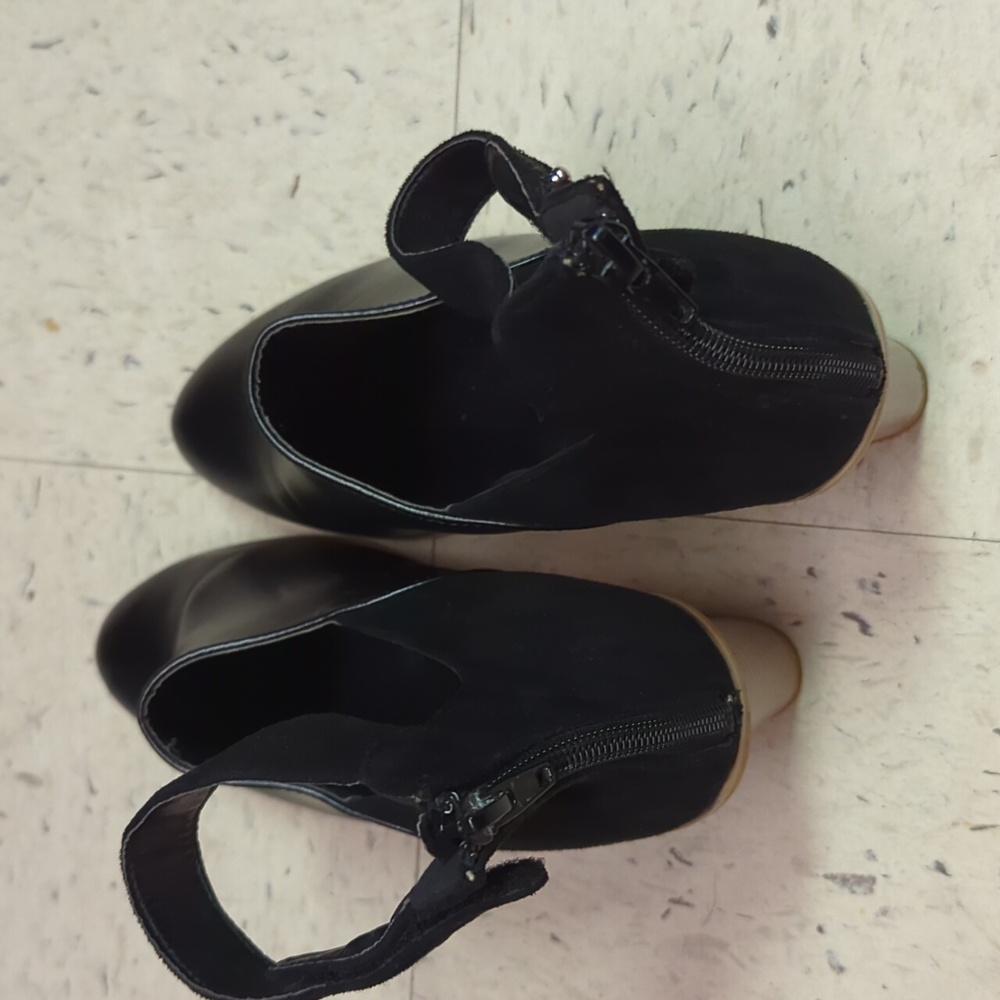 Black heel dress shoe size 11 - Picture 3 of 4